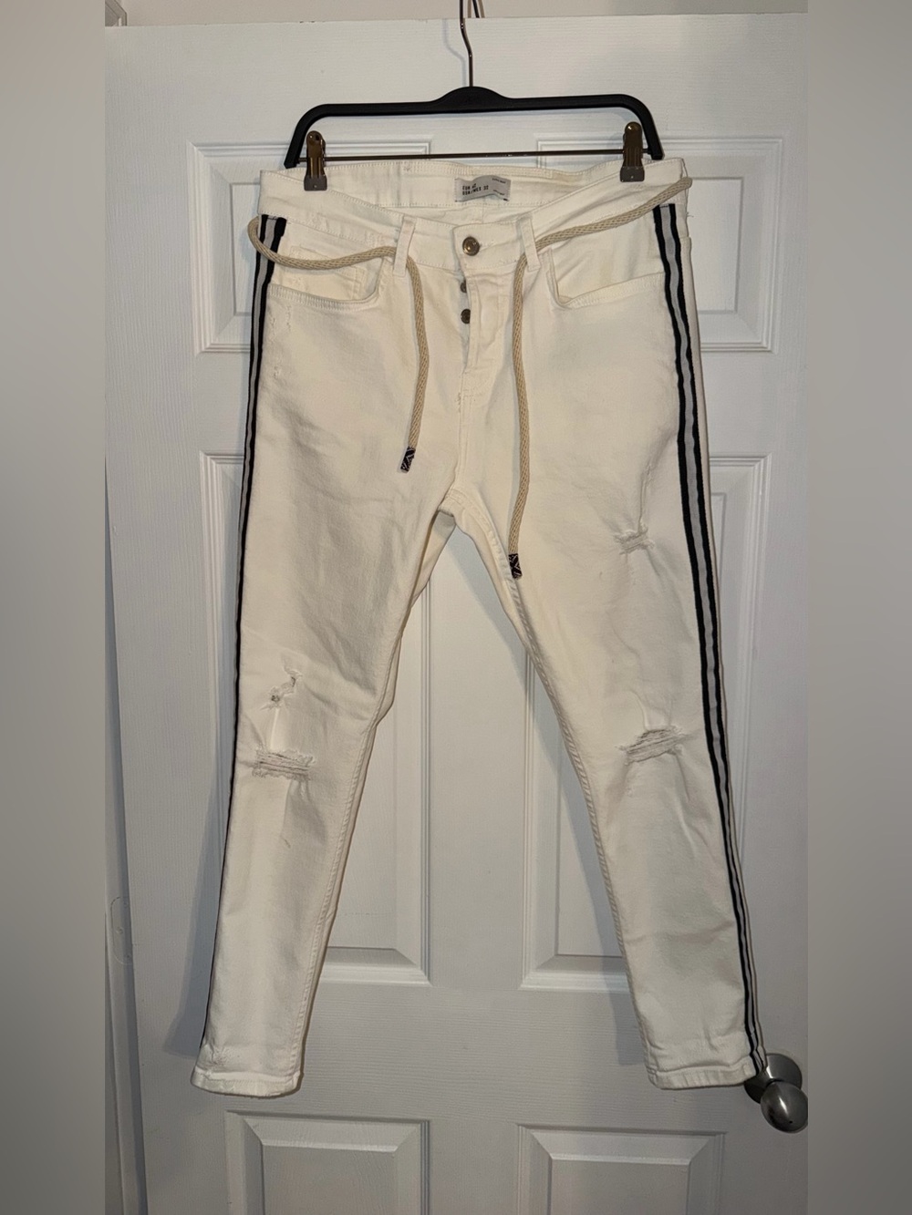 Zara White Skinny Jeans with Black Side Stripes